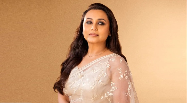ত্বক ও চুলের যত্নে ট্রেন্ড নয়, নারকেল তেলেই আস্থা রানি মুখার্জির